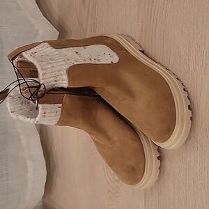 Art Class girls boots size 2